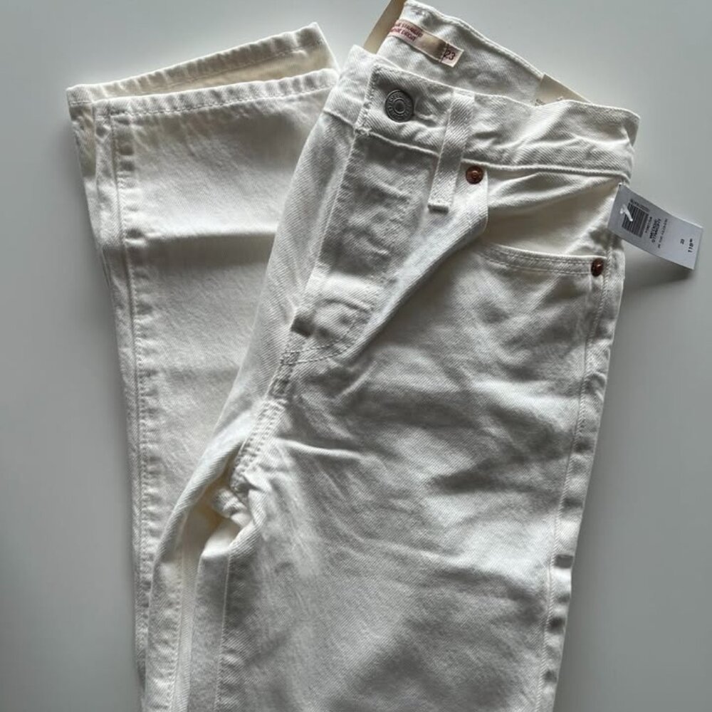 NWT Levi’s Wedgie Straight